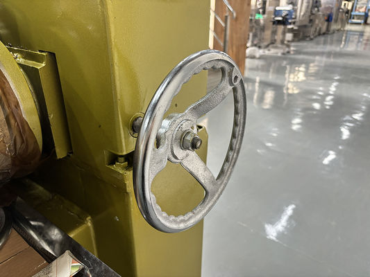 Lipstick Tiga Roll Grinding Mill Peralatan Lipstick Platform pendingin